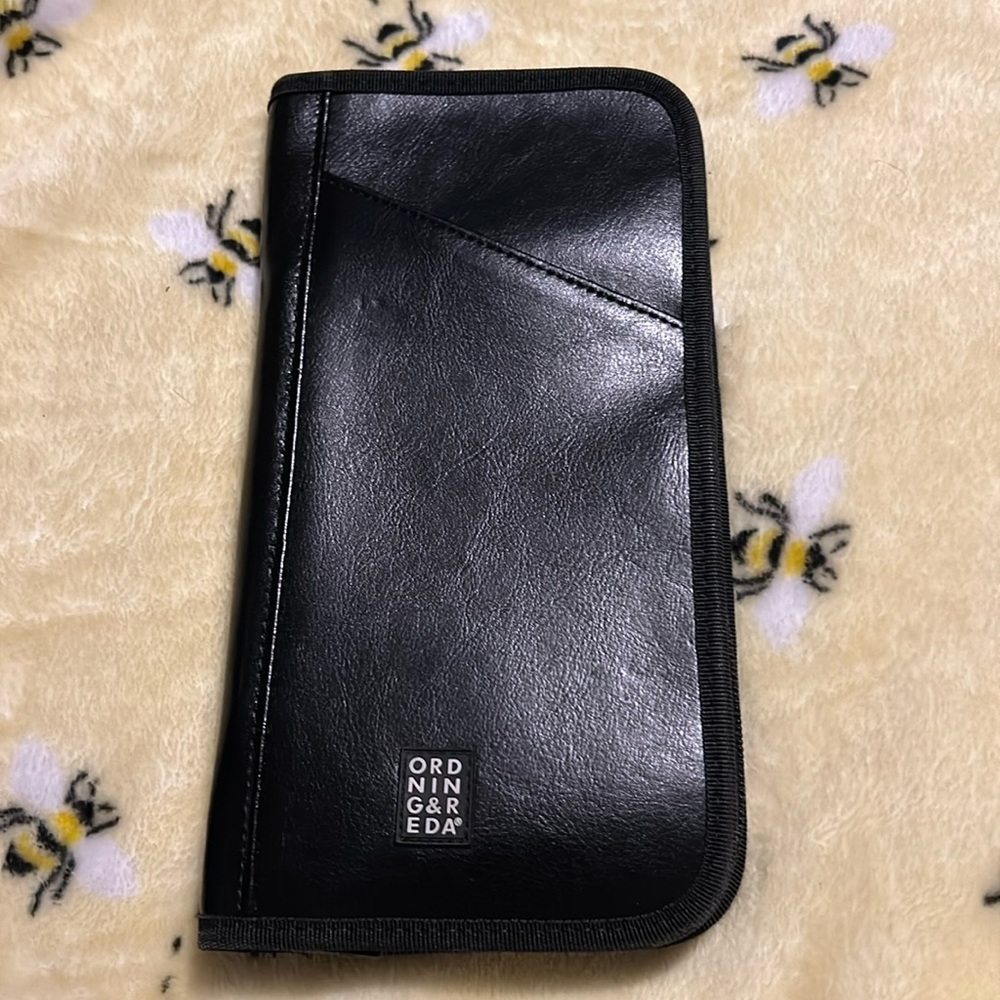 Ordnin & reda travel wallet
